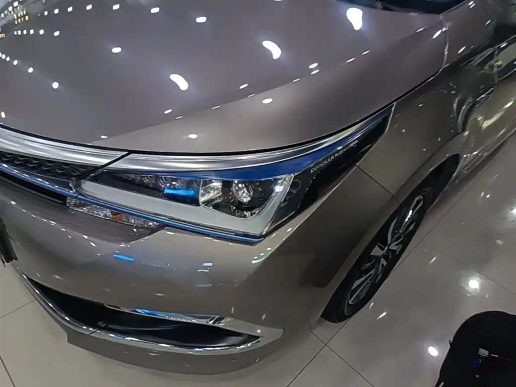 Toyota Corolla Twin Engine E+ 2019 1.8L E-CVT Luxury Edition фото 24