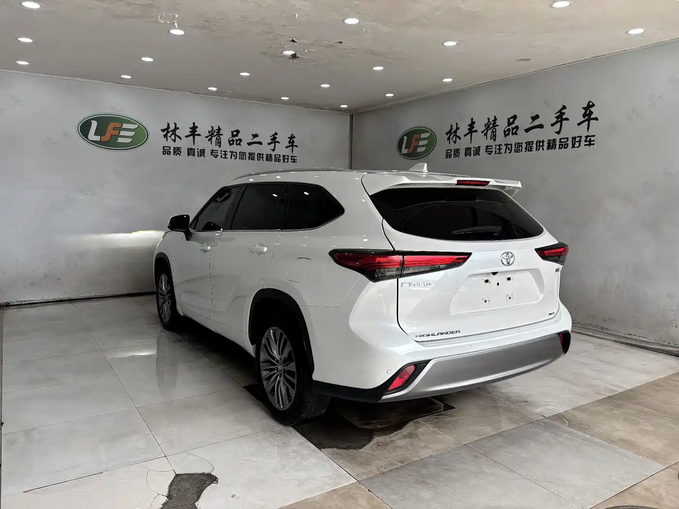 Toyota Highlander 2022 380T 4WD Premium 7-Seater фото 6