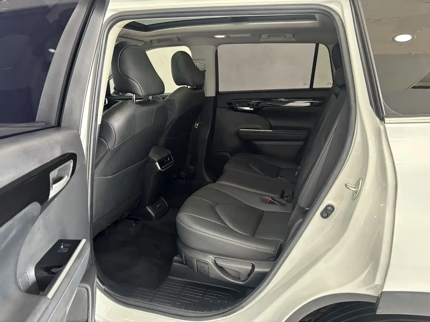 Toyota Highlander 2022 380T 4WD Premium 7-Seater фото 21