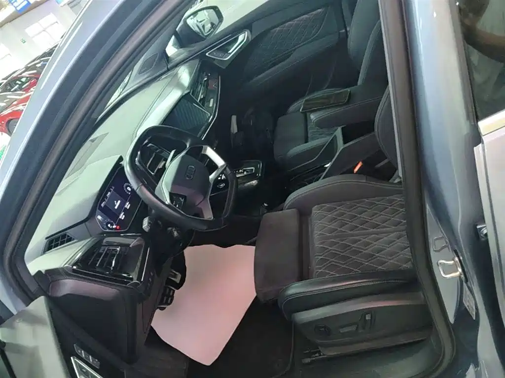 Audi Q4 e-tron 2022 50 e-tron quattro Innovation Edition фото 15