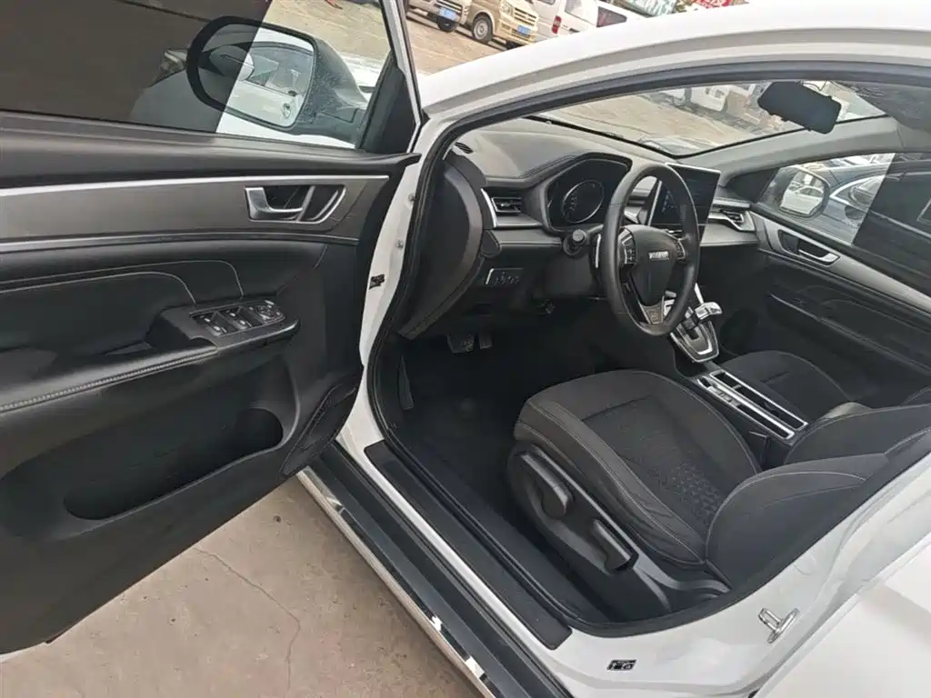 Haval M6 2021 PLUS 1.5T DCT Elite Smart Connect фото 16