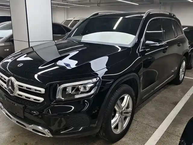 MERCEDES-BENZ GLB 2023