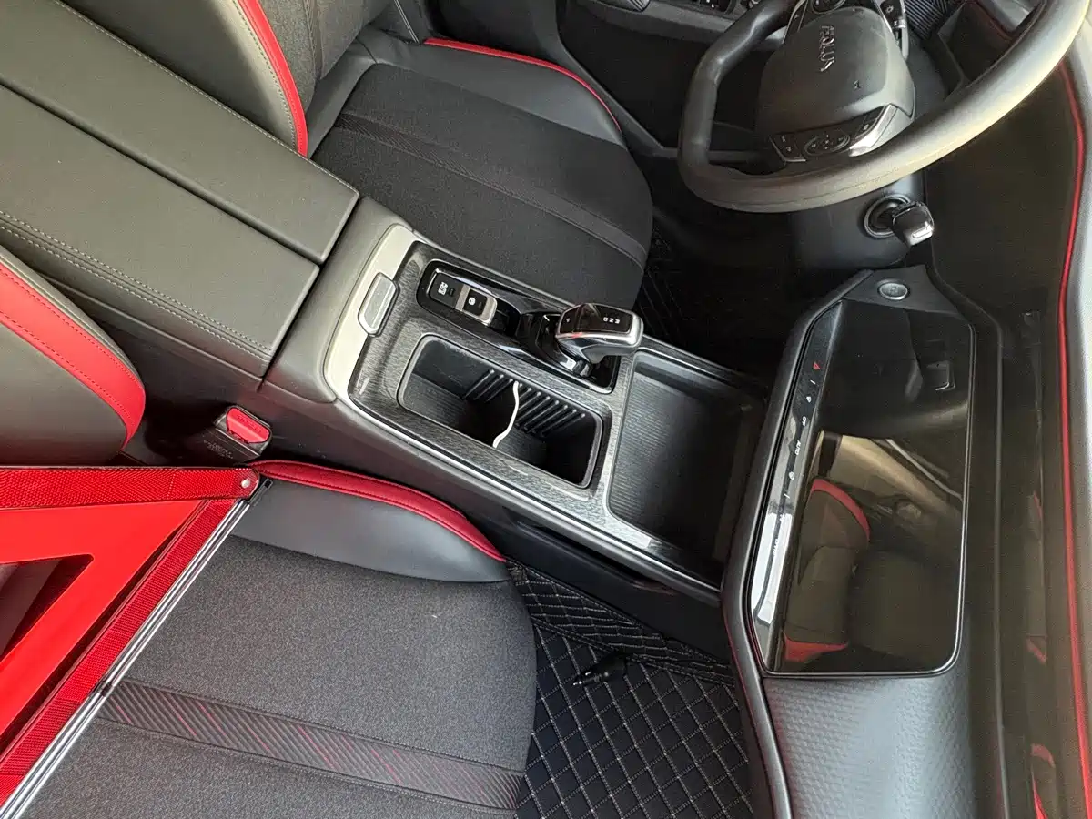 Dongfeng Aeolus Yixuan MAX 2024 2023 1.5T Ultra Stylish Dad Edition