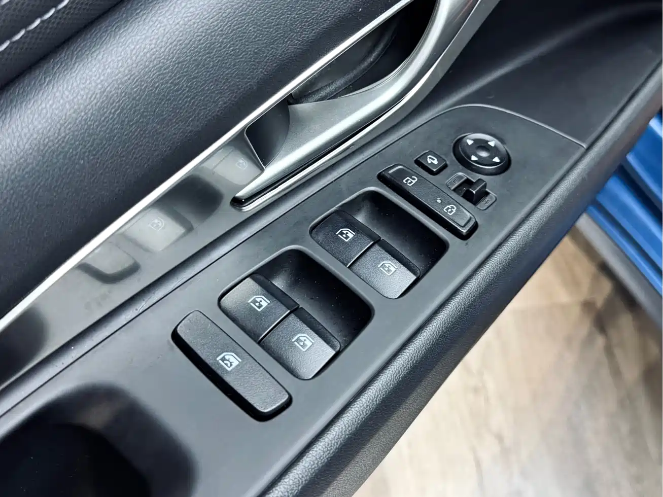 Hyundai Elantra 2021 1.5L CVT LUX Premium Edition фото 11