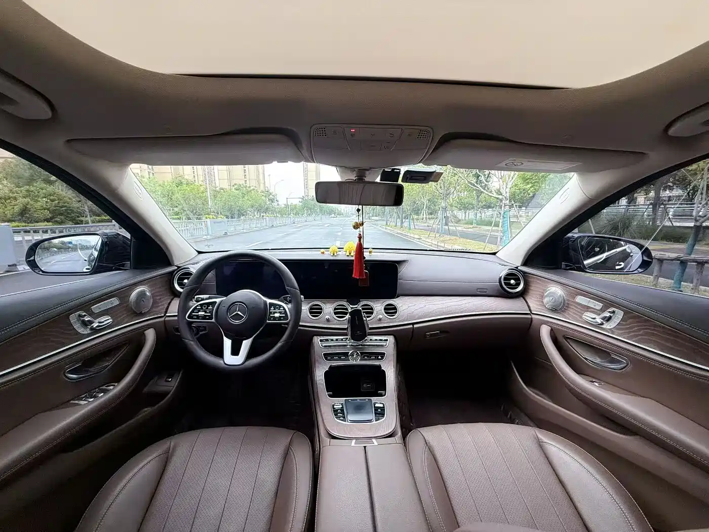 Mercedes-Benz E-Class 2021 E 300 L Sport Fashion фото 9