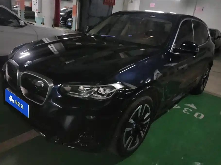 BMW IX3