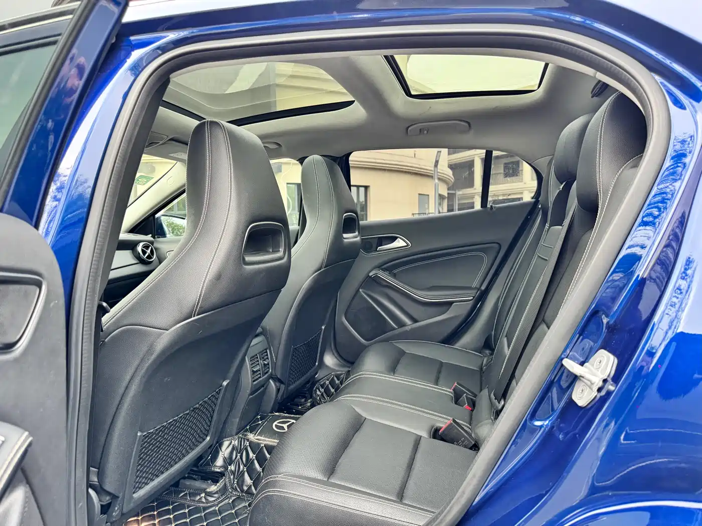 Mercedes-Benz GLA 2017 GLA 220 4MATIC Luxury фото 6
