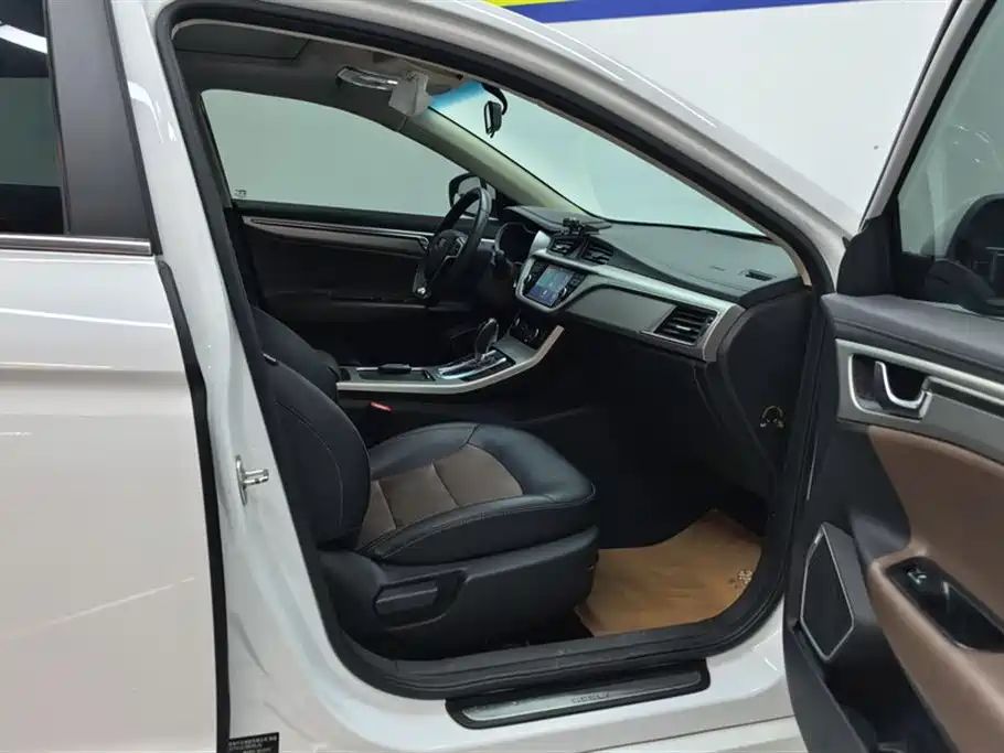 GEELY AUTOMOBILE EMGRAND GL