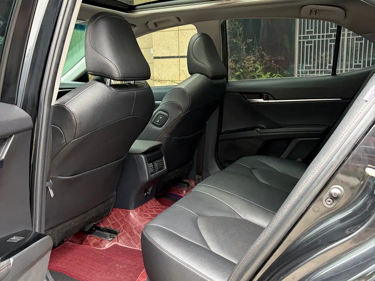Toyota Camry 2021 2.5G Luxury Edition фото 7