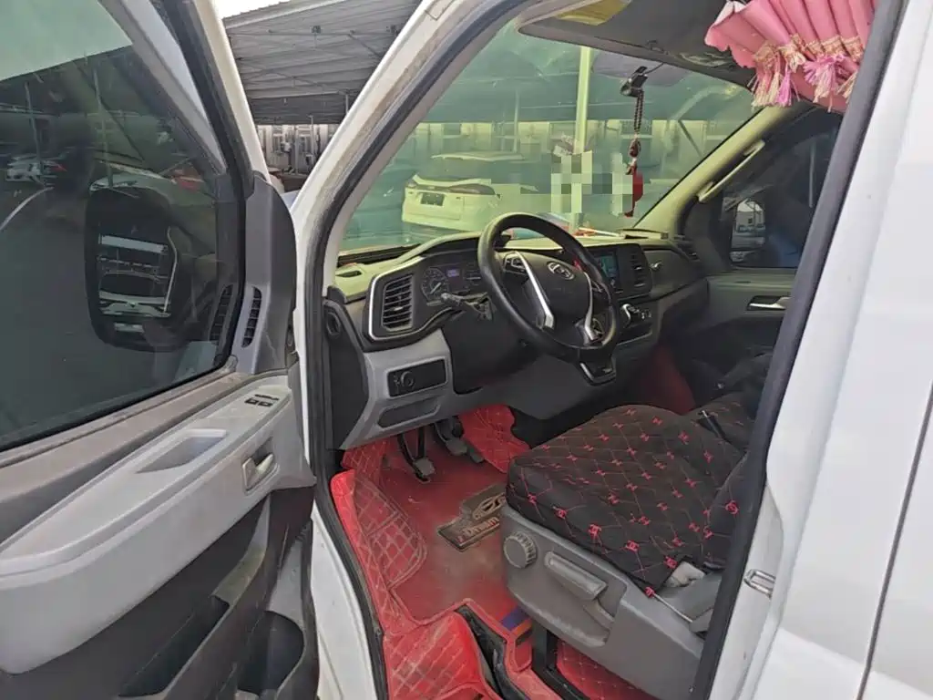 Photo 16 - SAIC Maxus Xintu V80