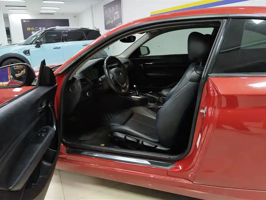 BMW 2 Series (Import) 2018 220i Sport Design Package фото 9