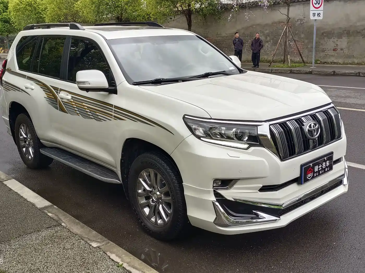 Toyota Prado 2019 3.5L Automatic TX-L Zunxiang Edition with Rear-mounted Spare Tire фото 3