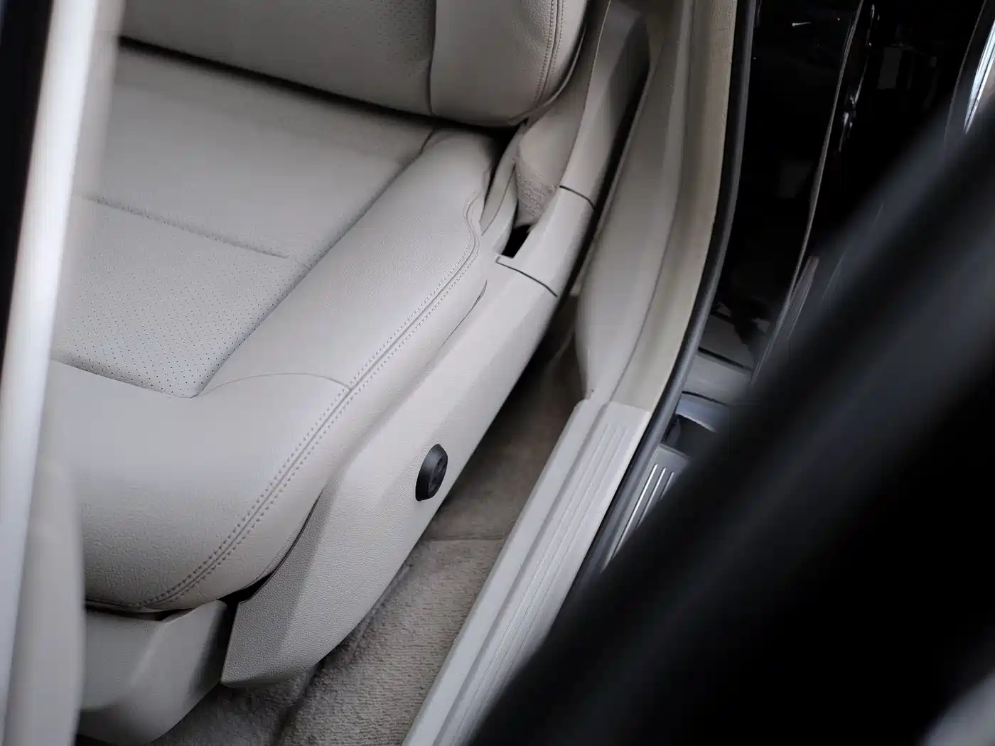 Mercedes-Benz E-Class 2012 E 200 L CGI Elegance фото 45