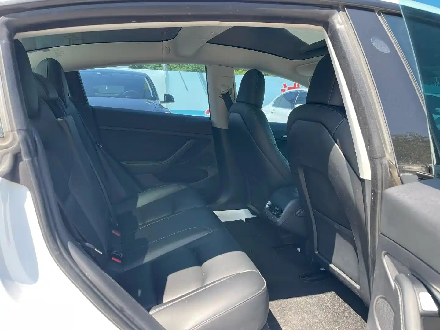 Фото 8 - Tesla Model 3