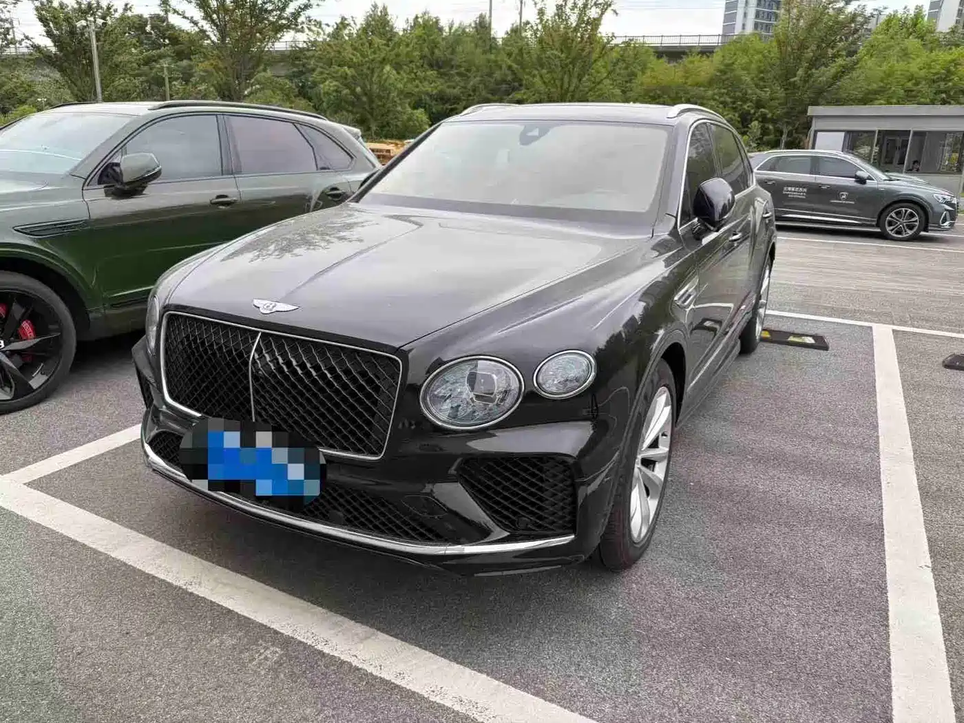 Bentley Bentayga 2025 2024 4.0T V8 Long Wheelbase