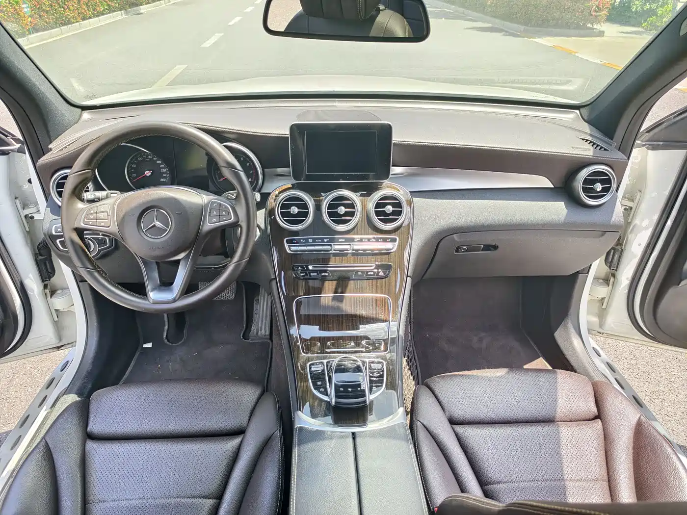 Mercedes-Benz GLC 2017 GLC 260 4MATIC Luxury фото 15