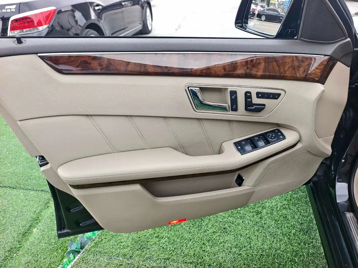 Mercedes-Benz E-Class 2011 E 300 L Elegance фото 8