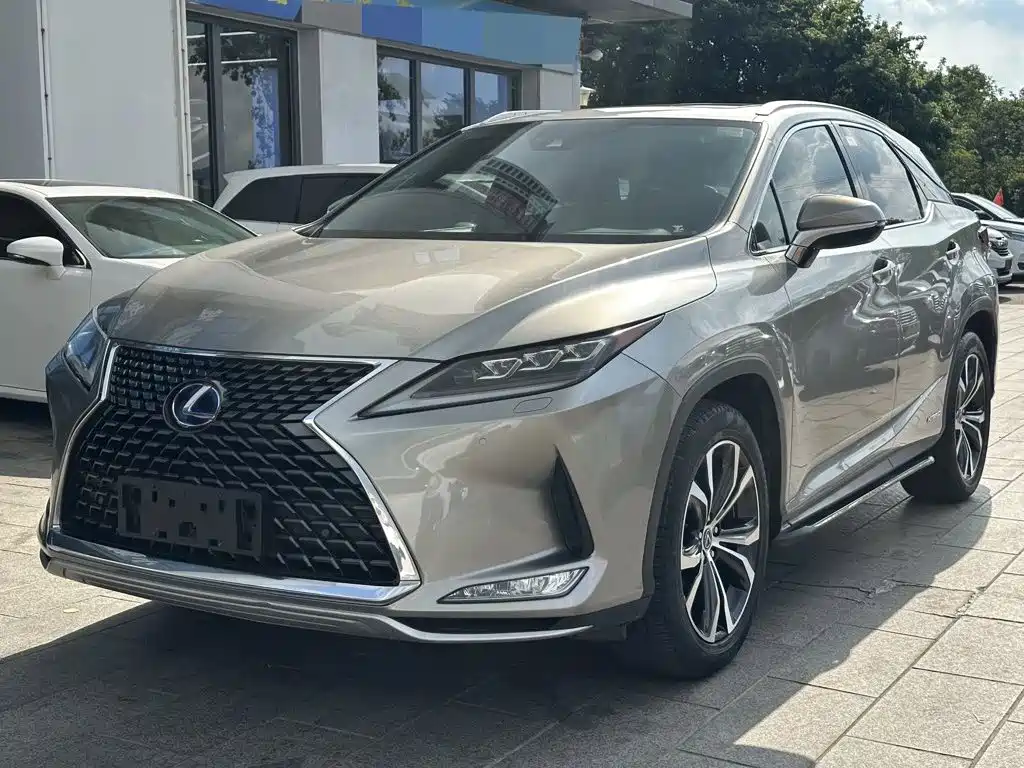 Фото 1 - Lexus RX