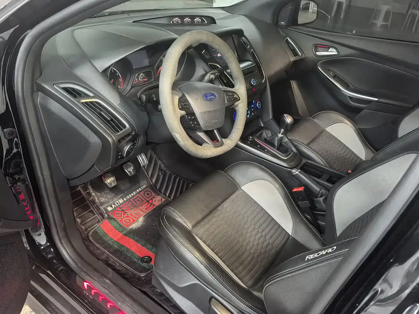 Ford Focus (Import) 2018 2015 2.0T ST Standard Edition