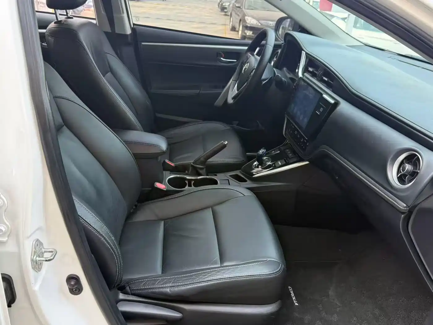 Фото 7 - Toyota Corolla