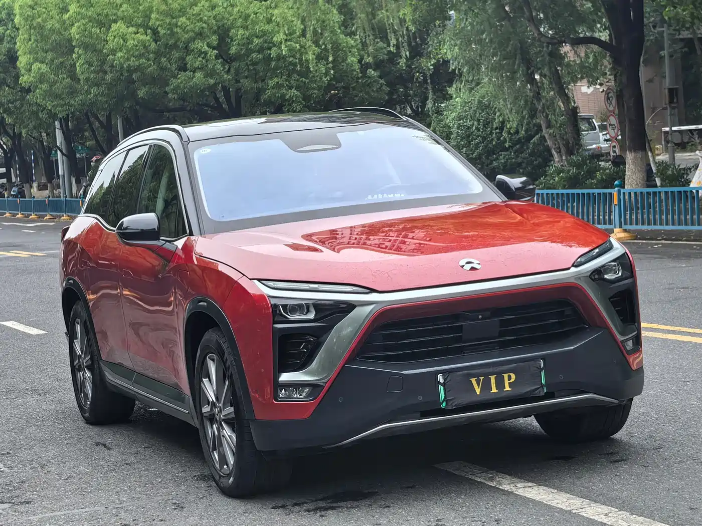 NIO ES8 2019 2018 425KM Base Edition 6-Seater