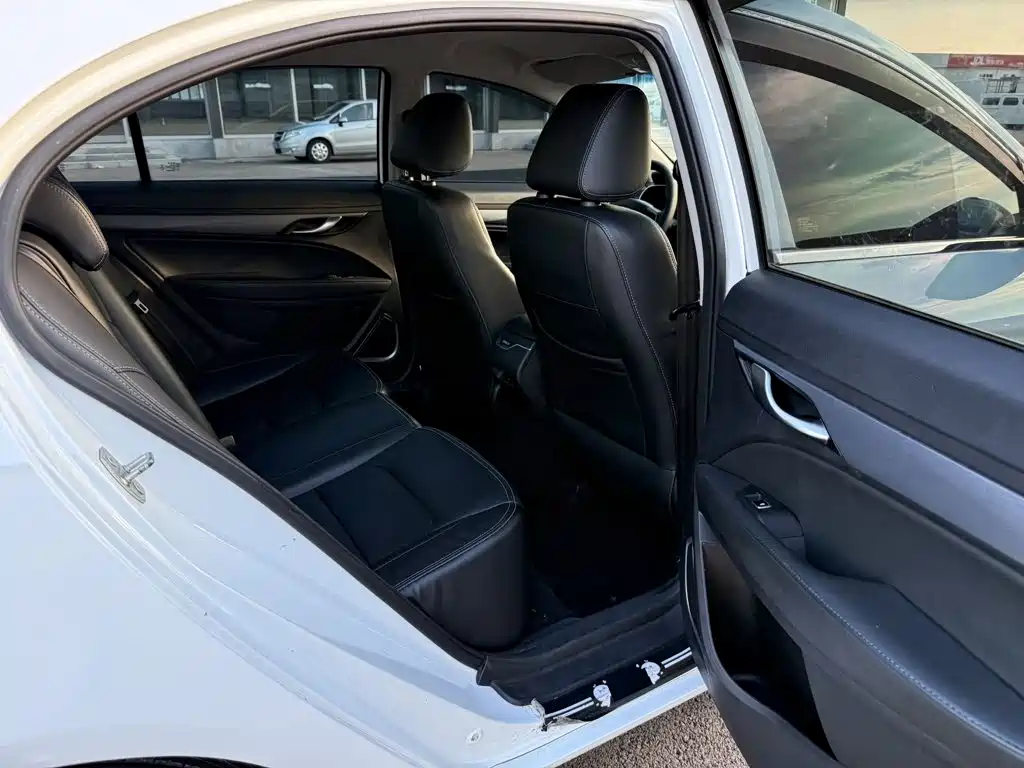 Geely Emgrand New Energy 2019 2017 1.5L PHEV Progressive