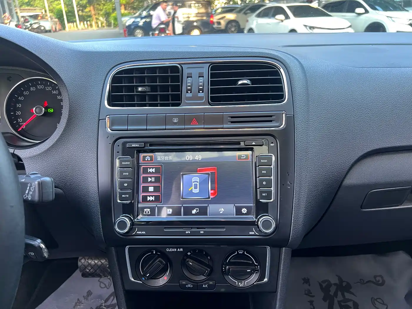 Volkswagen Polo 2016 1.6L Automatic Comfort фото 16