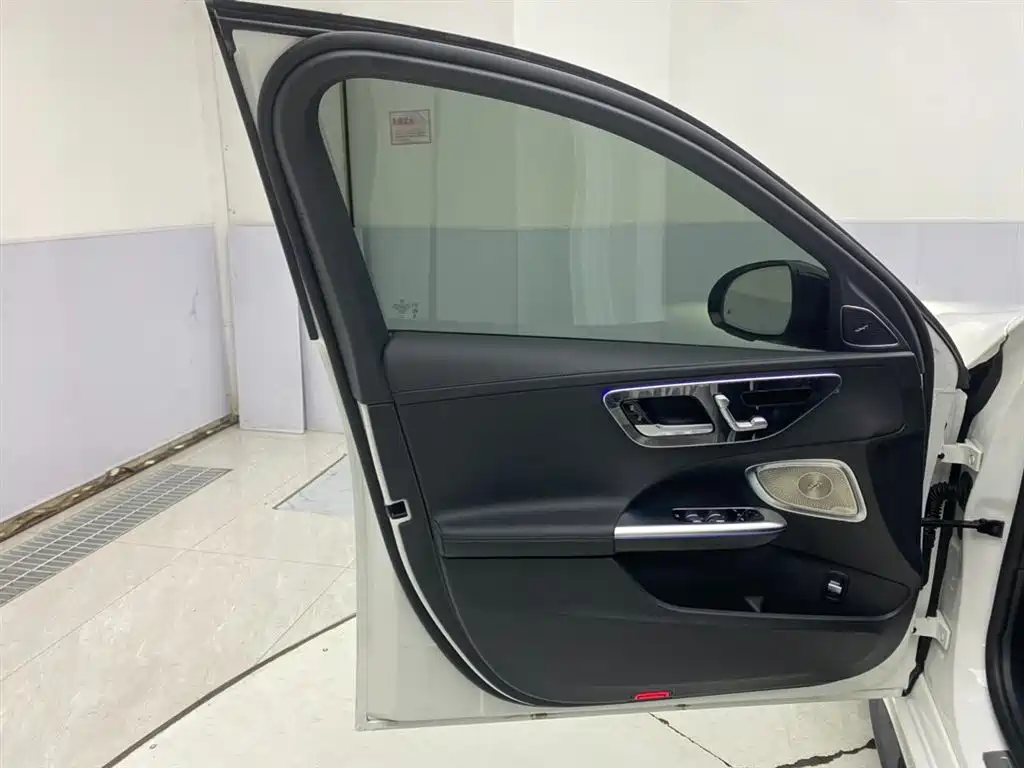 Mercedes-Benz C-Class 2025 C 260 L Night Sport Edition фото 27