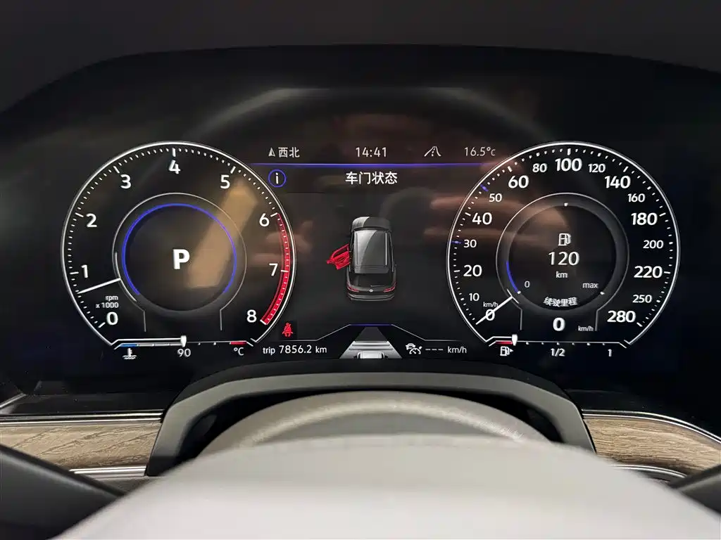 Volkswagen Touareg 2023 3.0TSI R-Line Black Sports Package фото 16