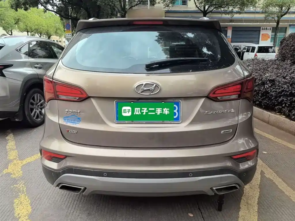 Hyundai Santa Fe 2017 2.0T Automatic 4WD Intelligent 7-Seater фото 6