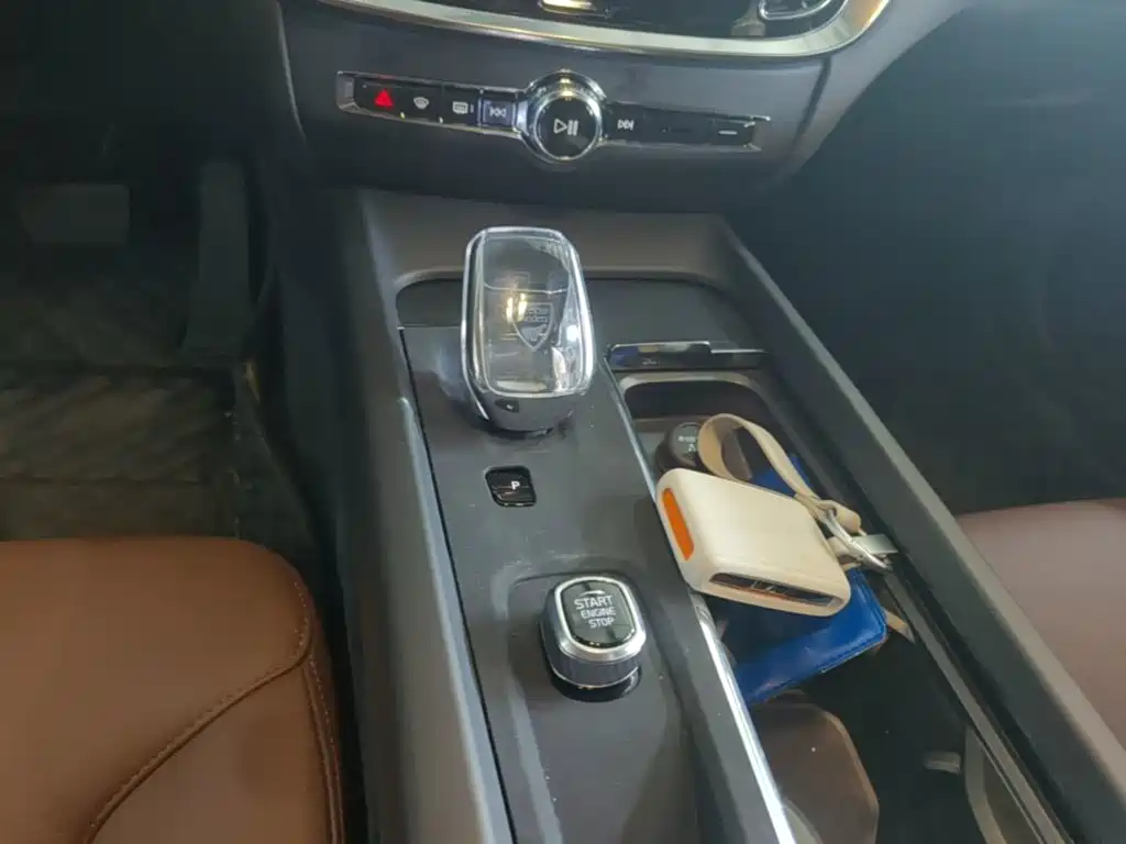 Фото 14 - Volvo S60