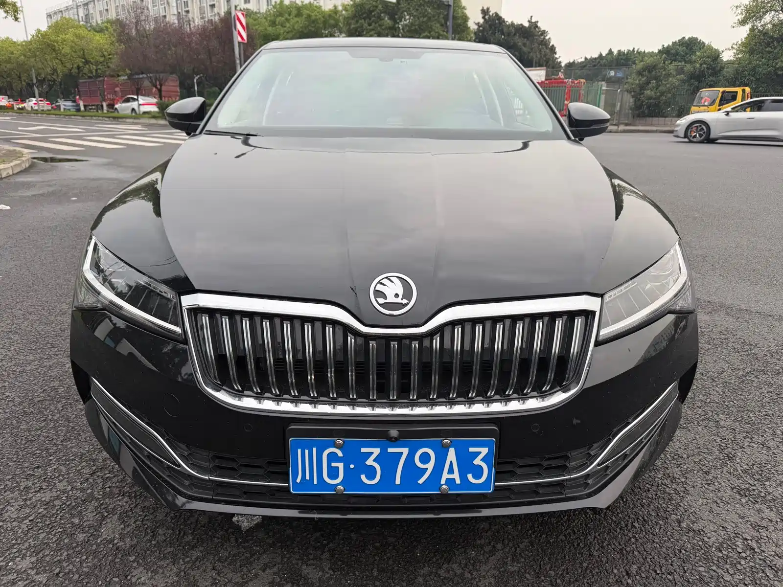 Фото 2 - Škoda Superb