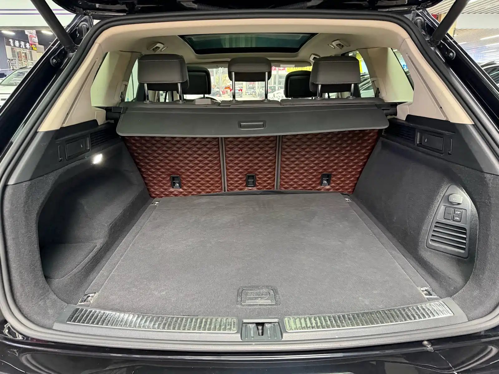 Фото 19 - Volkswagen Touareg