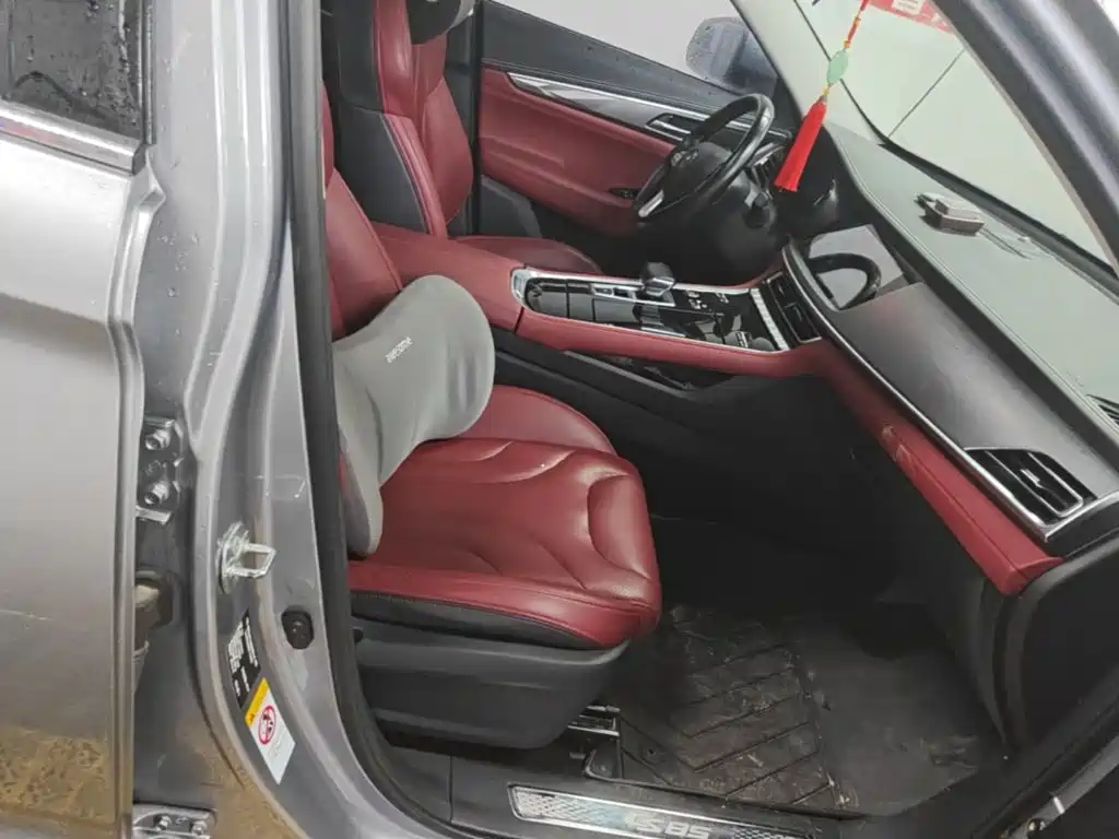 Photo 25 - Changan CS85
