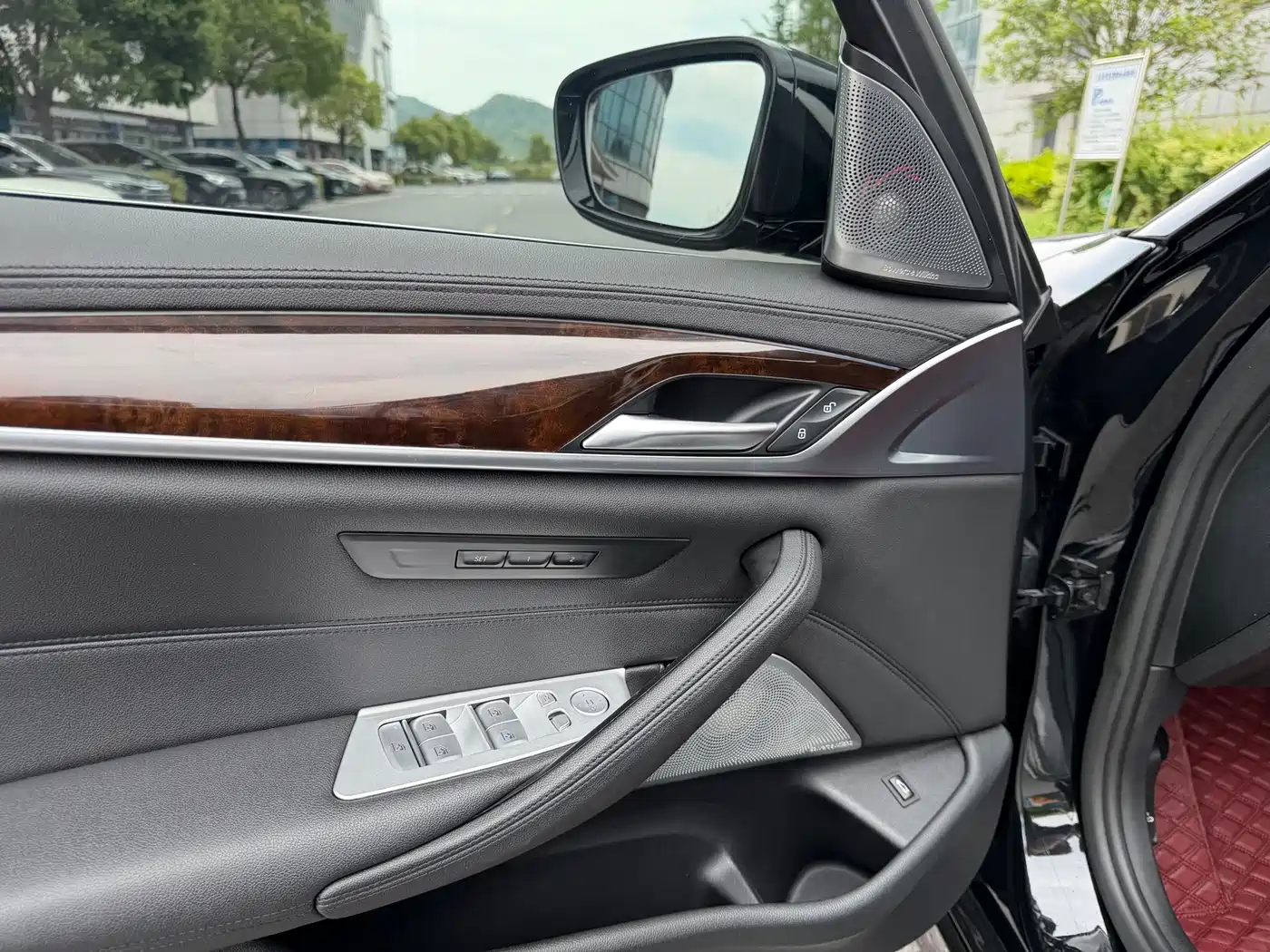 BMW 5 Series 2018 525Li Luxury Package фото 9