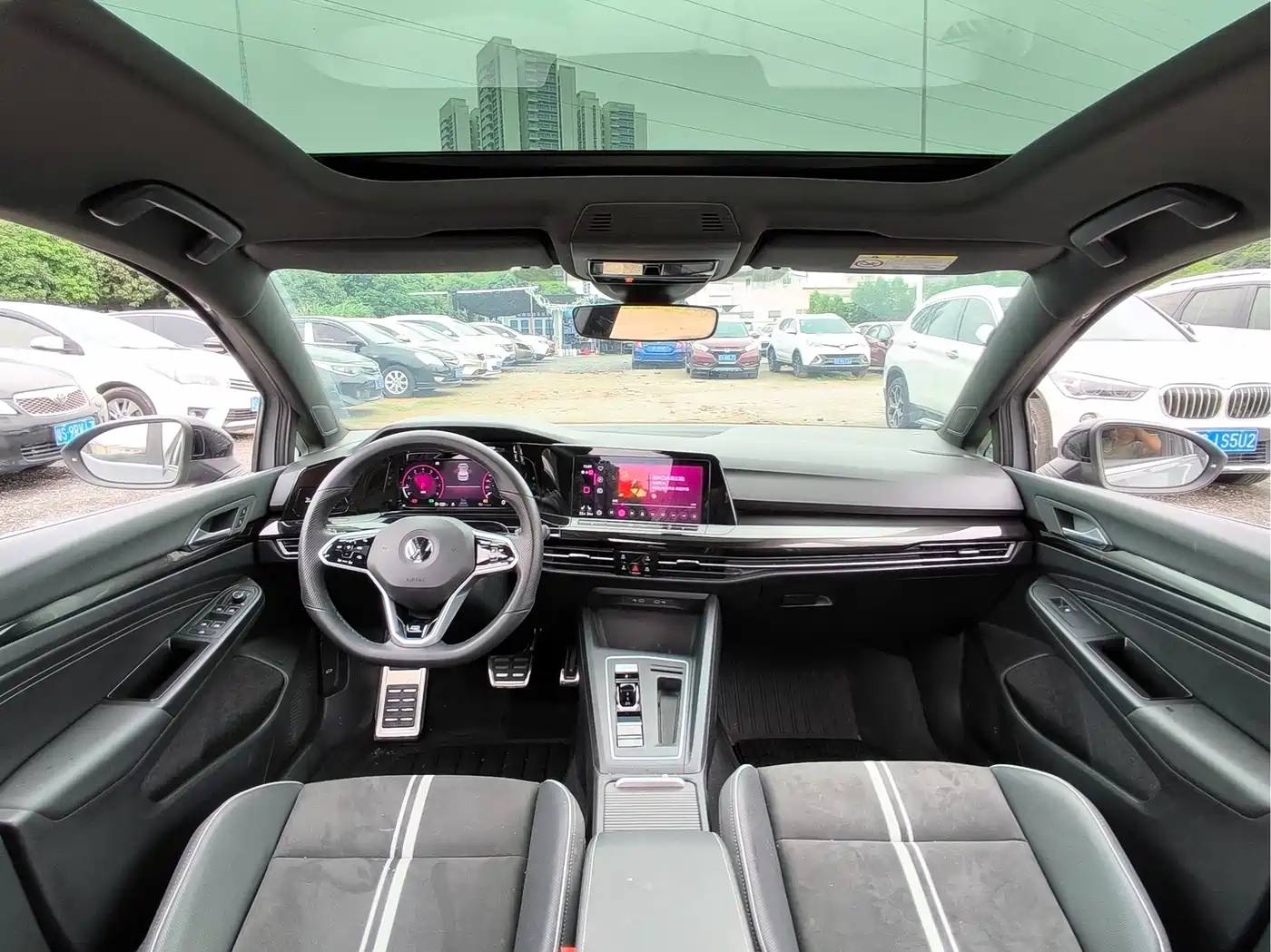 Volkswagen Golf 2023 Facelift 280TSI DSG R-Line фото 8