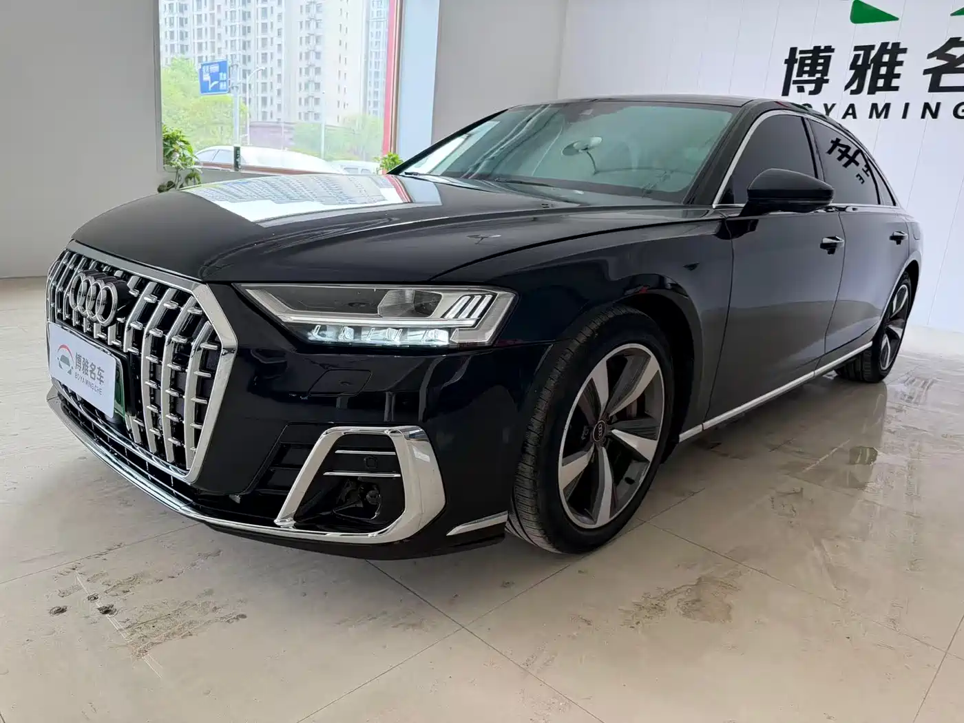 Photo 2 - Audi A8