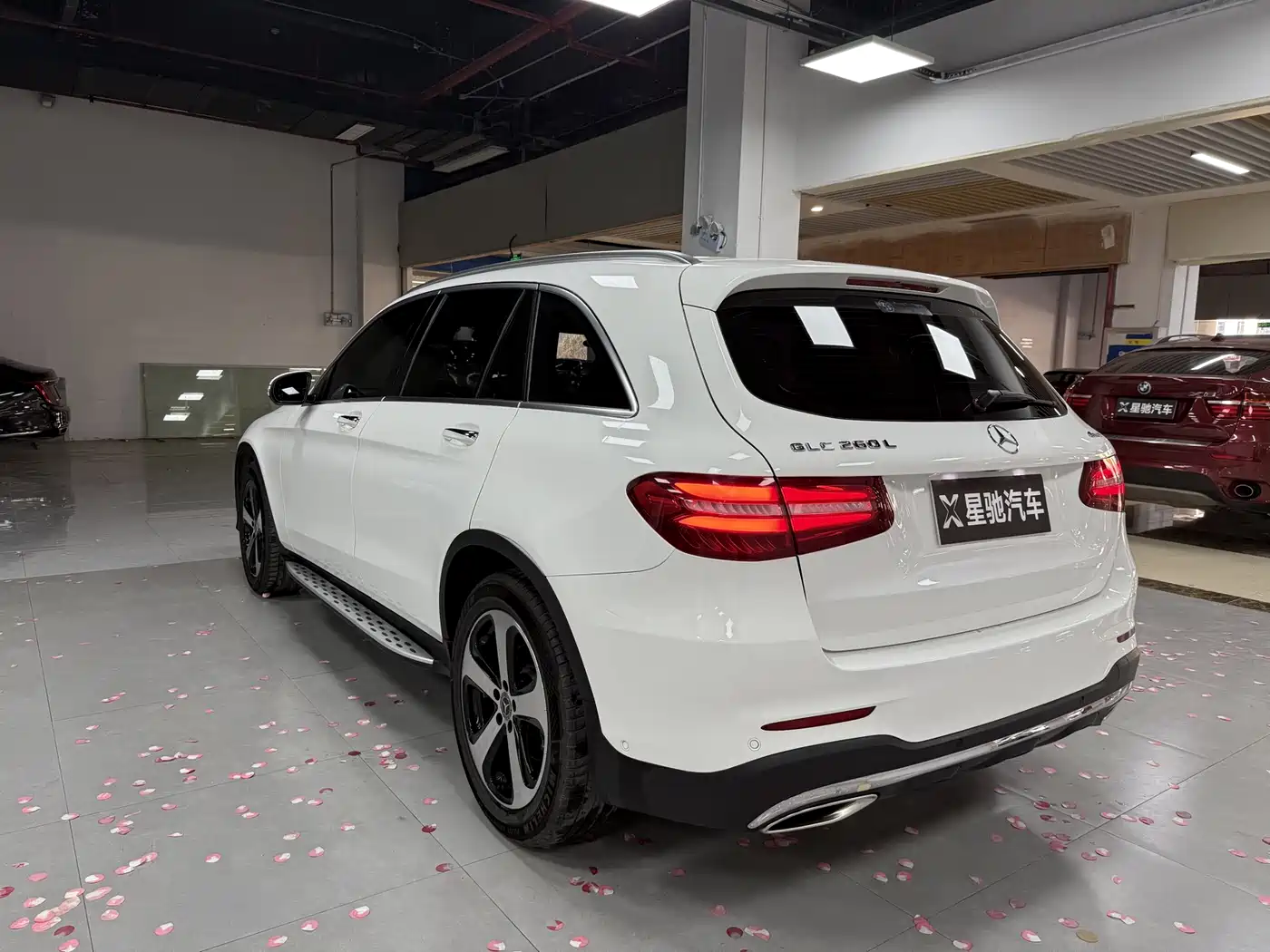 Mercedes-Benz GLC 2019 Facelift GLC 260 L 4MATIC Luxury фото 4