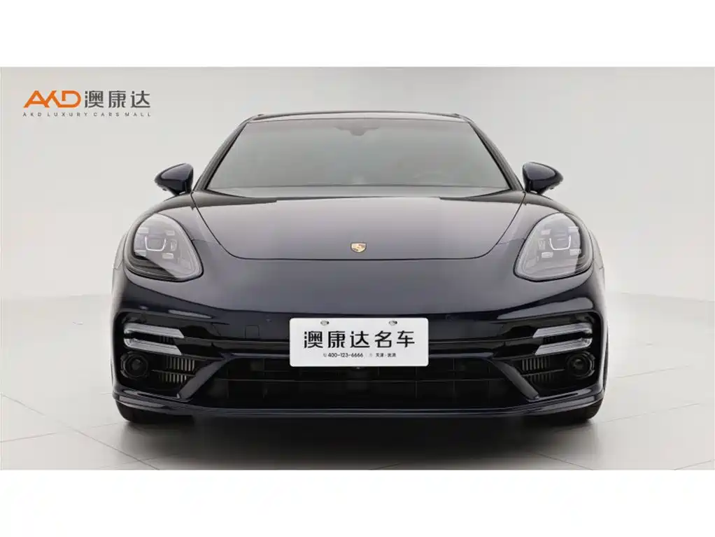 Фото 2 - Porsche Panamera