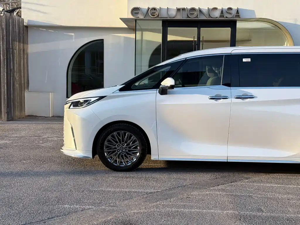 Lexus LM 2025 2025 Model 500h Six-Seater Prestige Edition