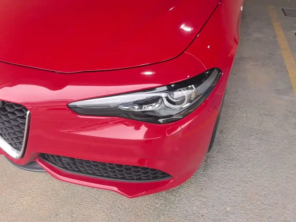 Alfa Romeo Giulia 2023 2022 2.0T 280HP Ti Driving Control Edition