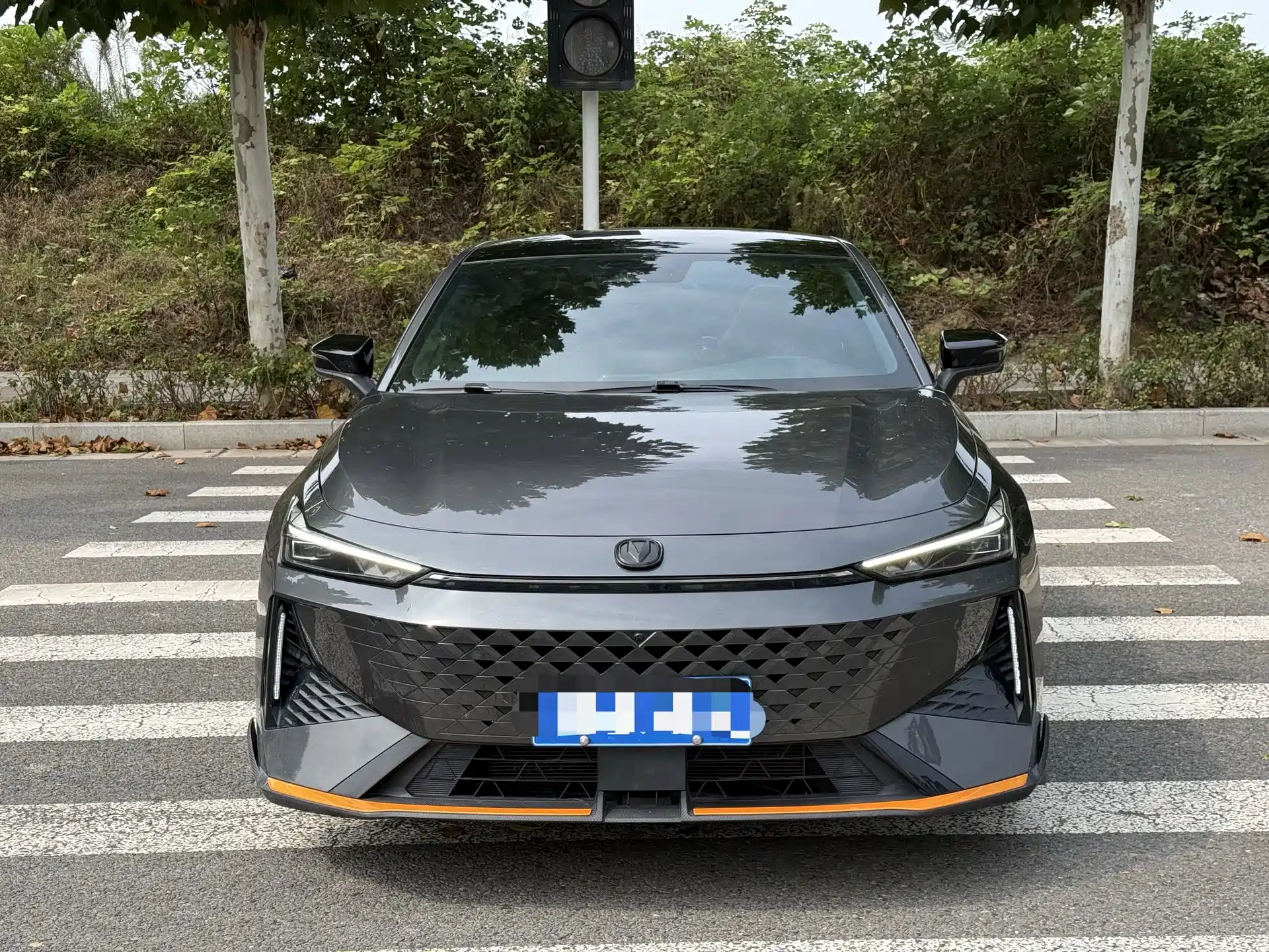 Photo 2 - Changan UNI-V