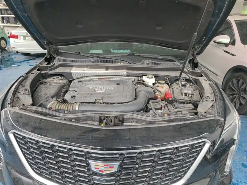 CADILLAC XT4