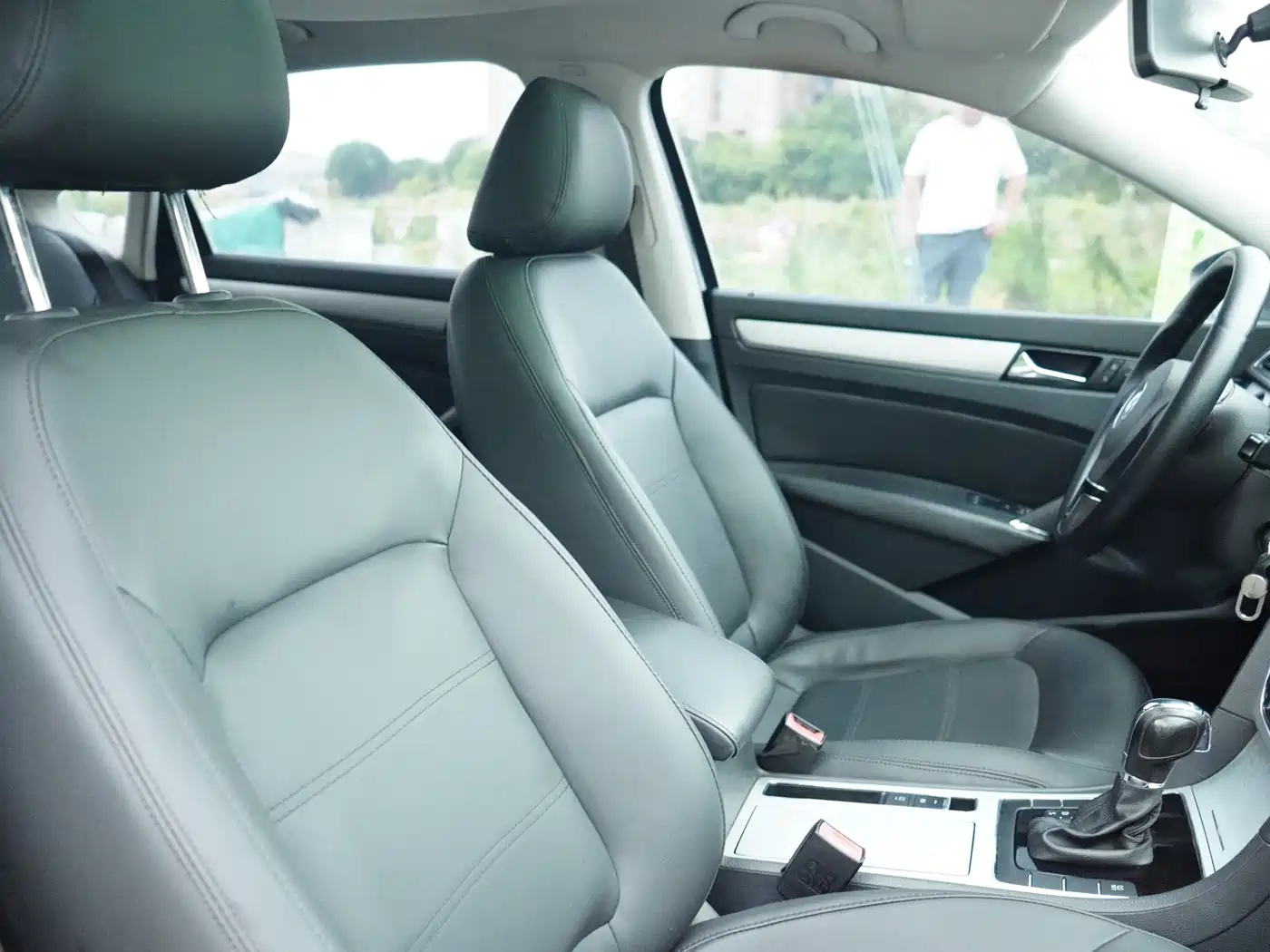 Volkswagen Passat 2014 1.8TSI DSG Luxury Edition фото 11