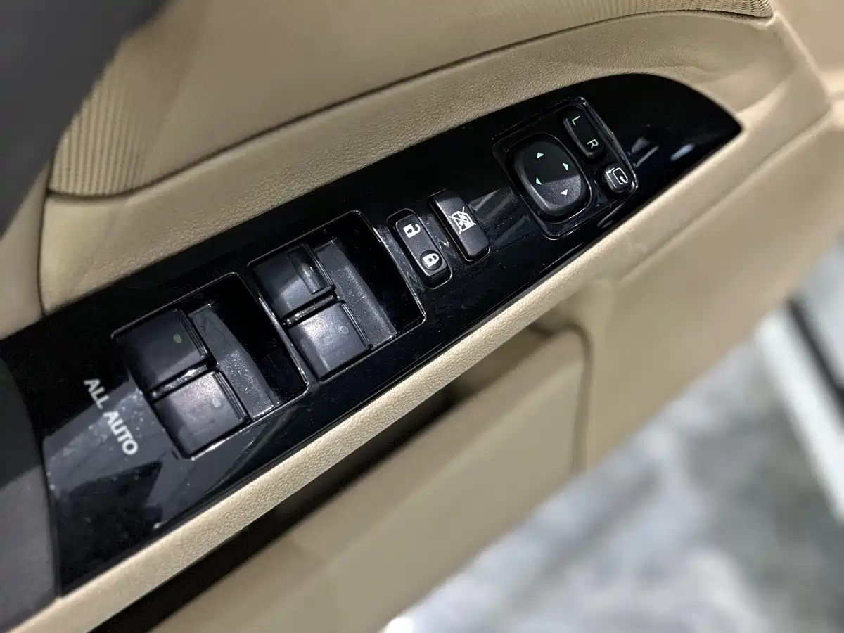 Lexus IS 2011 250 Sport фото 23