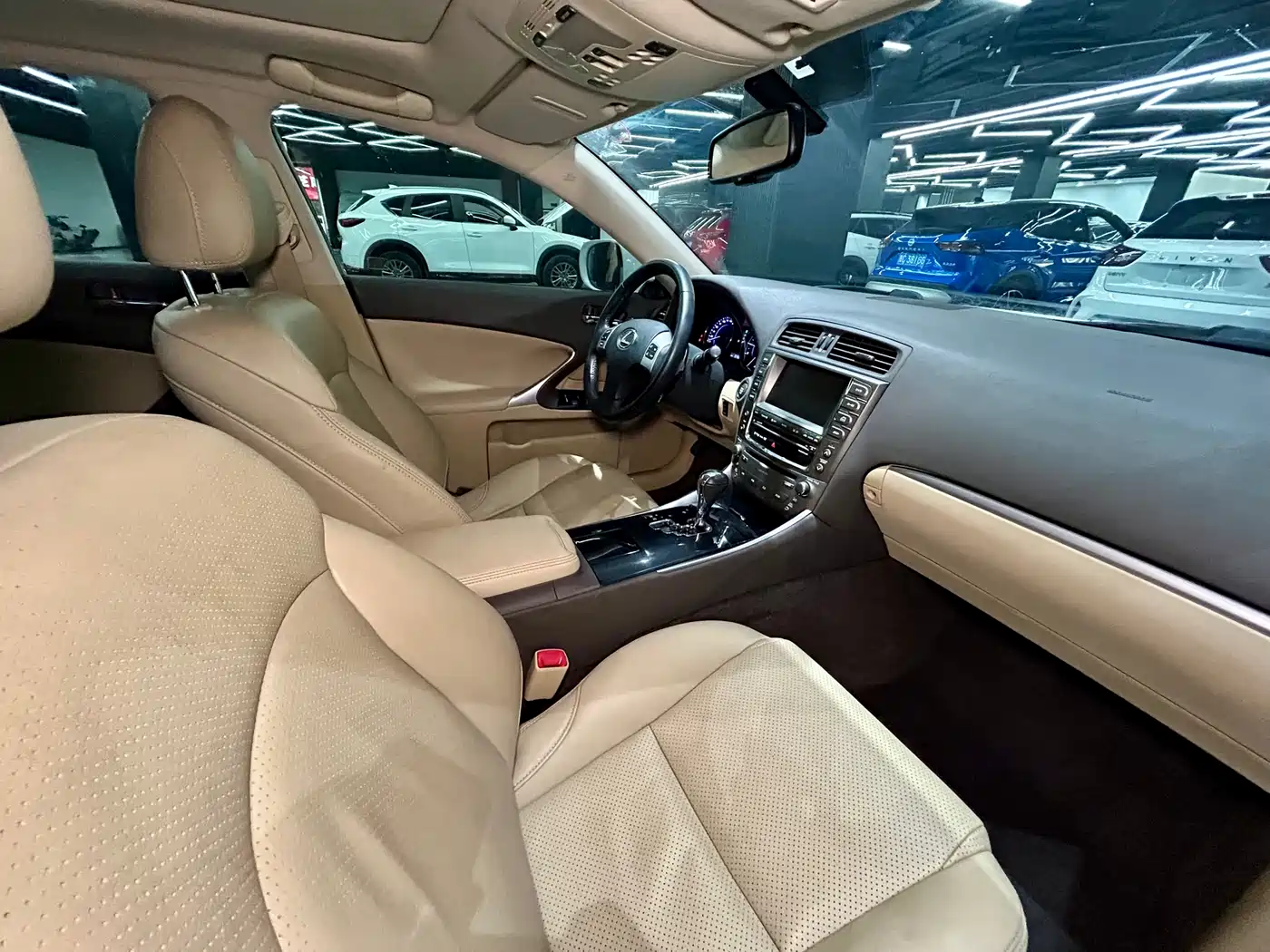 Lexus IS 2011 250 Sport фото 32
