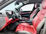 Photo 13 - Porsche Cayenne