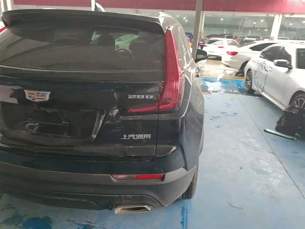 CADILLAC XT4