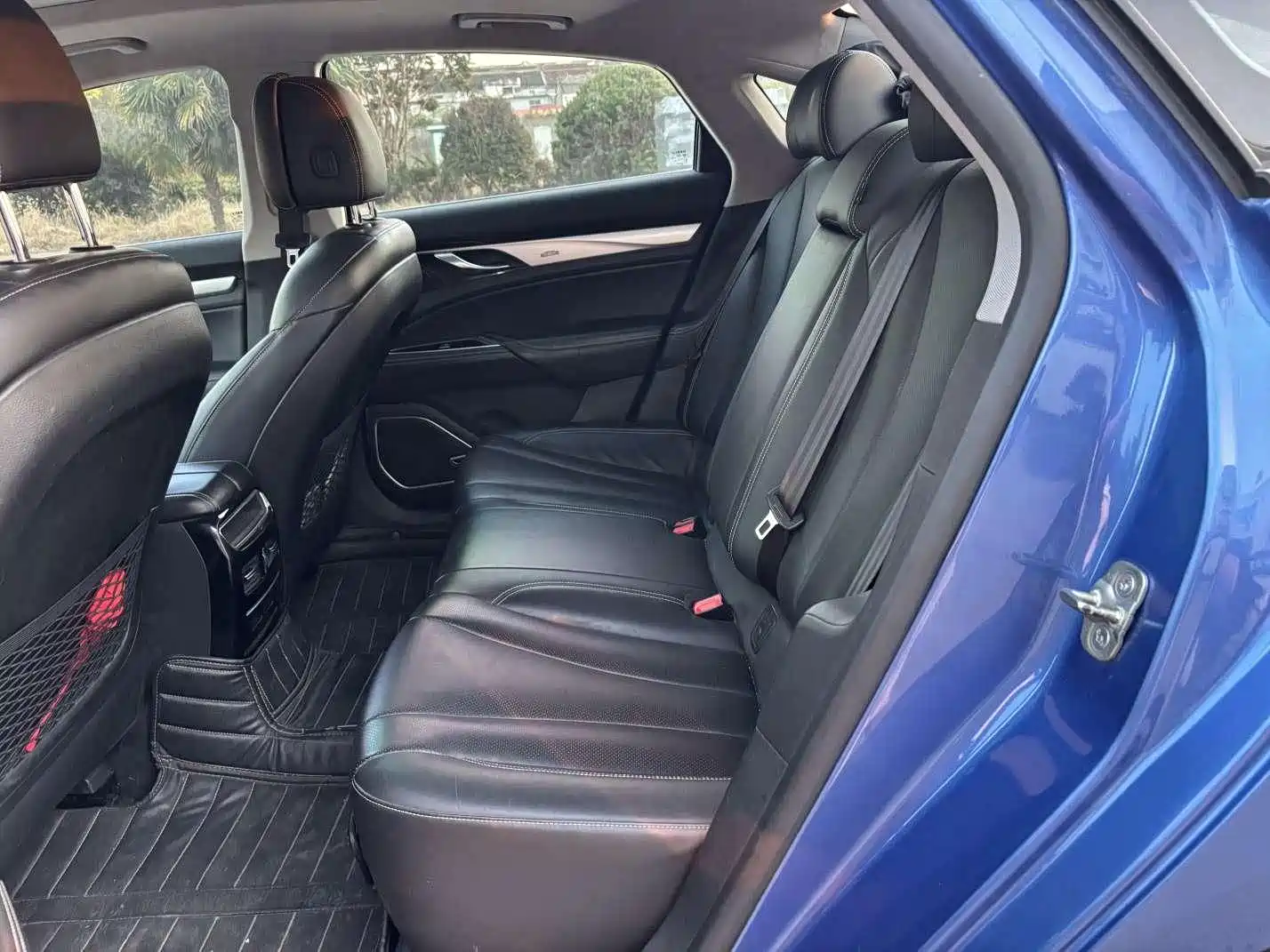 Фото 4 - Geely Borui