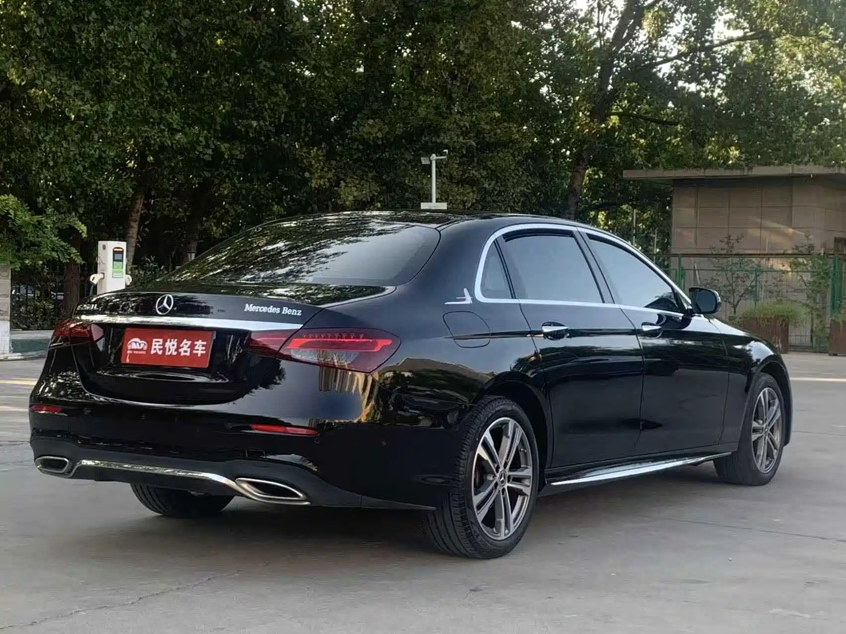 Фото 9 - Mercedes-Benz E-Class